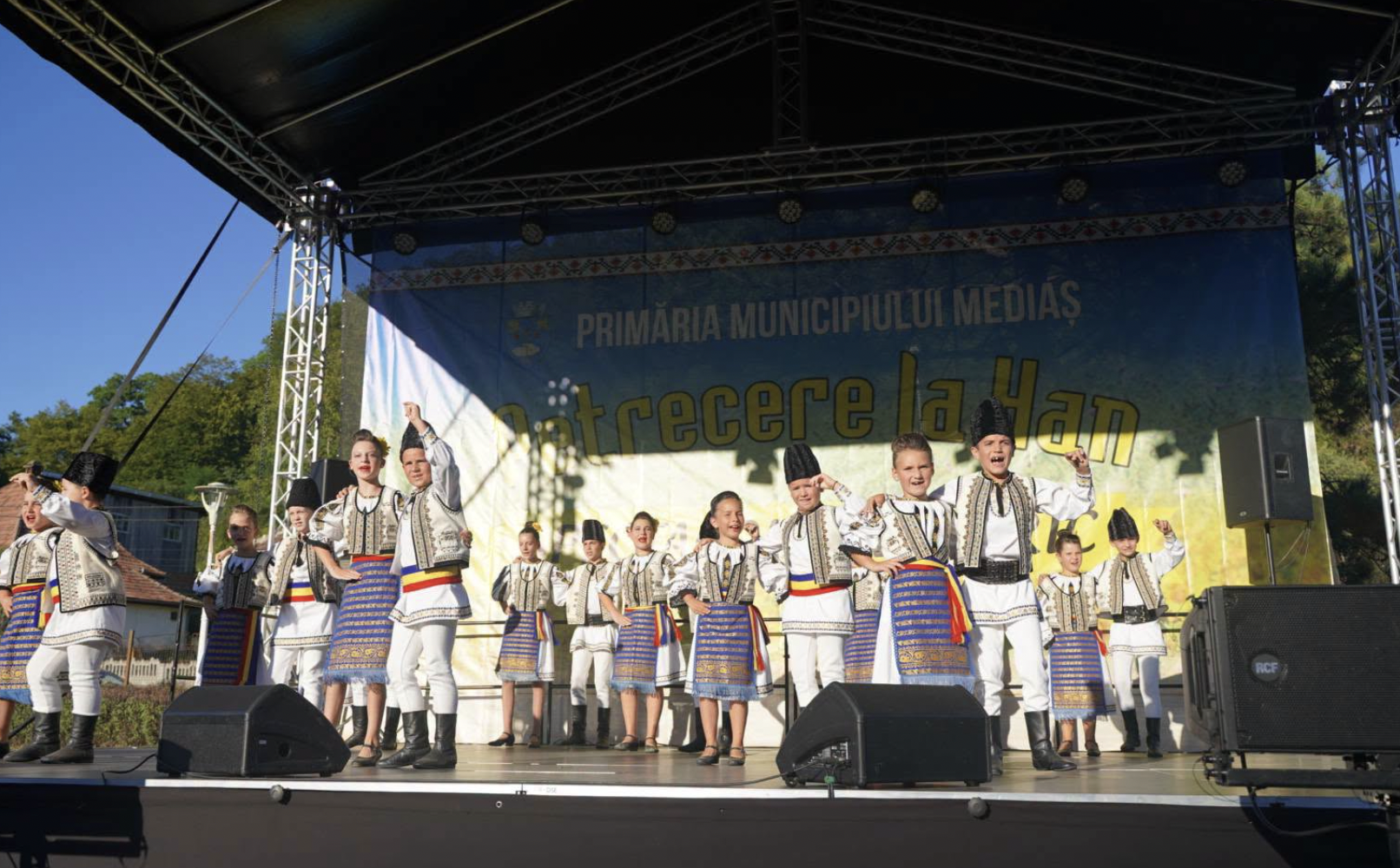 Mediașul, în sărbătoare de Sfânta Maria. Sute de oameni au petrecut pe ritmuri populare