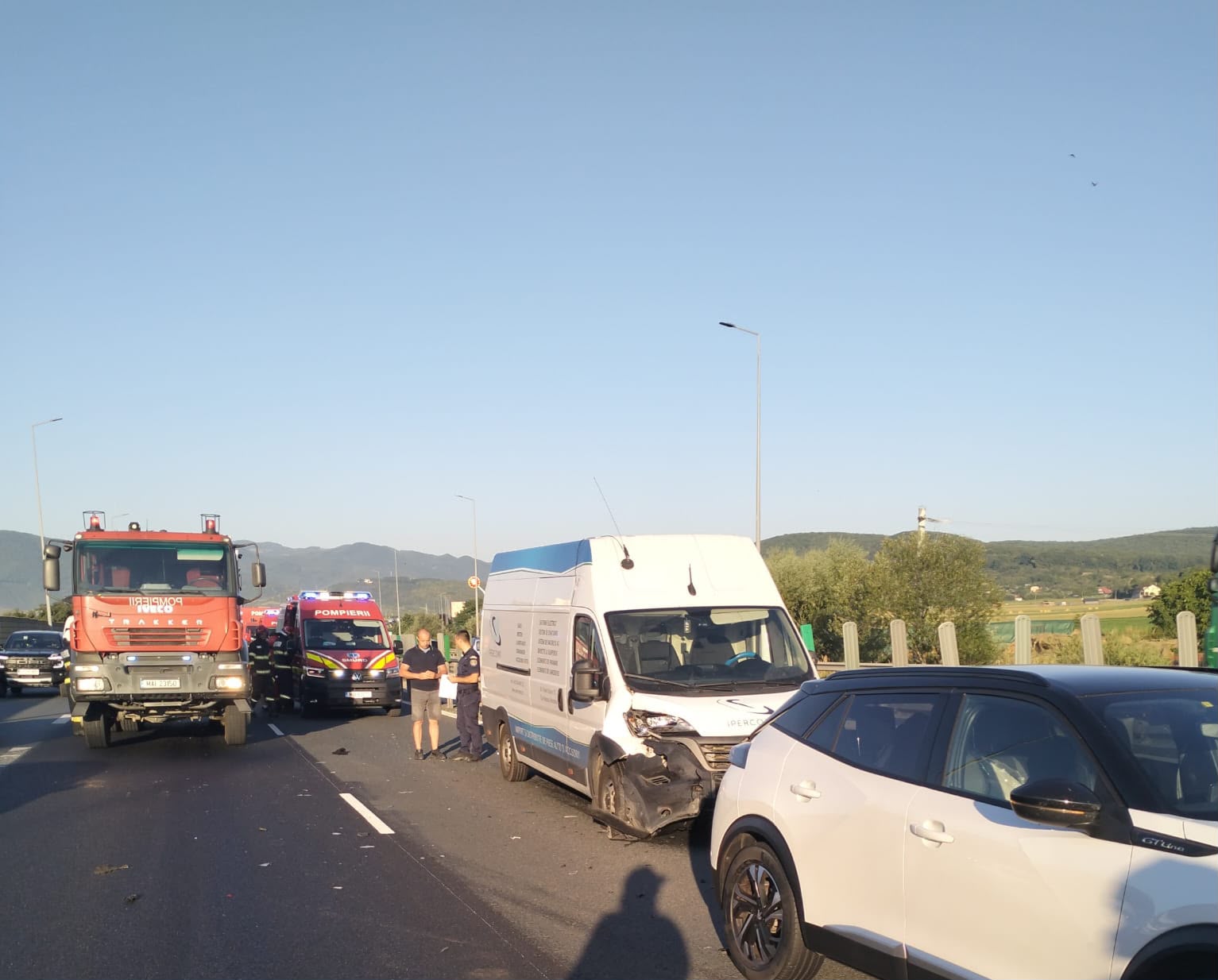 Accident cu patru autovehicule pe A1, în apropiere de Cristian. Traficul spre Sibiu se desfășoară pe o singură bandă