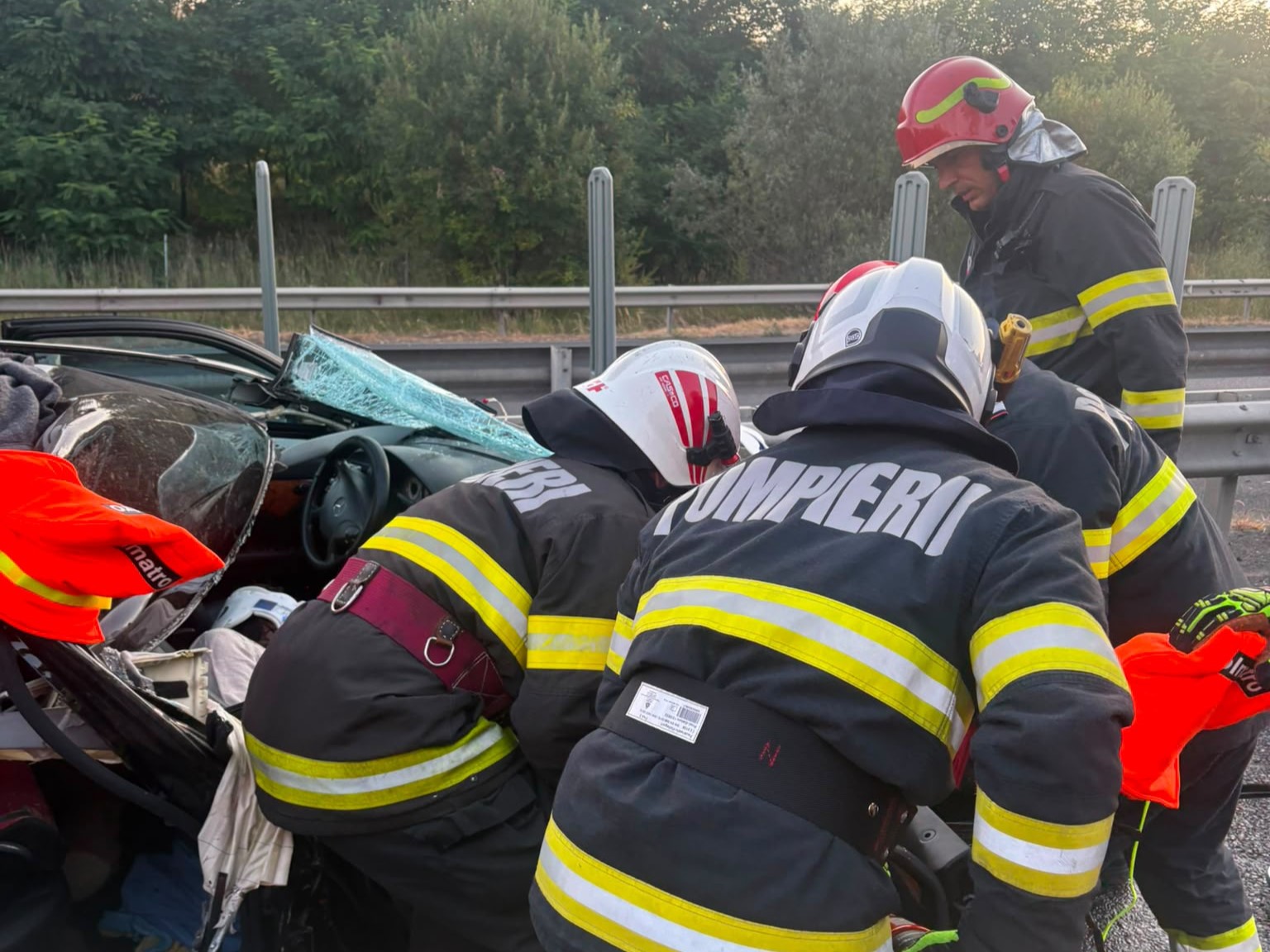 Patru persoane, între care doi copii, au ajuns la spital după un accident pe A1, la Săliște