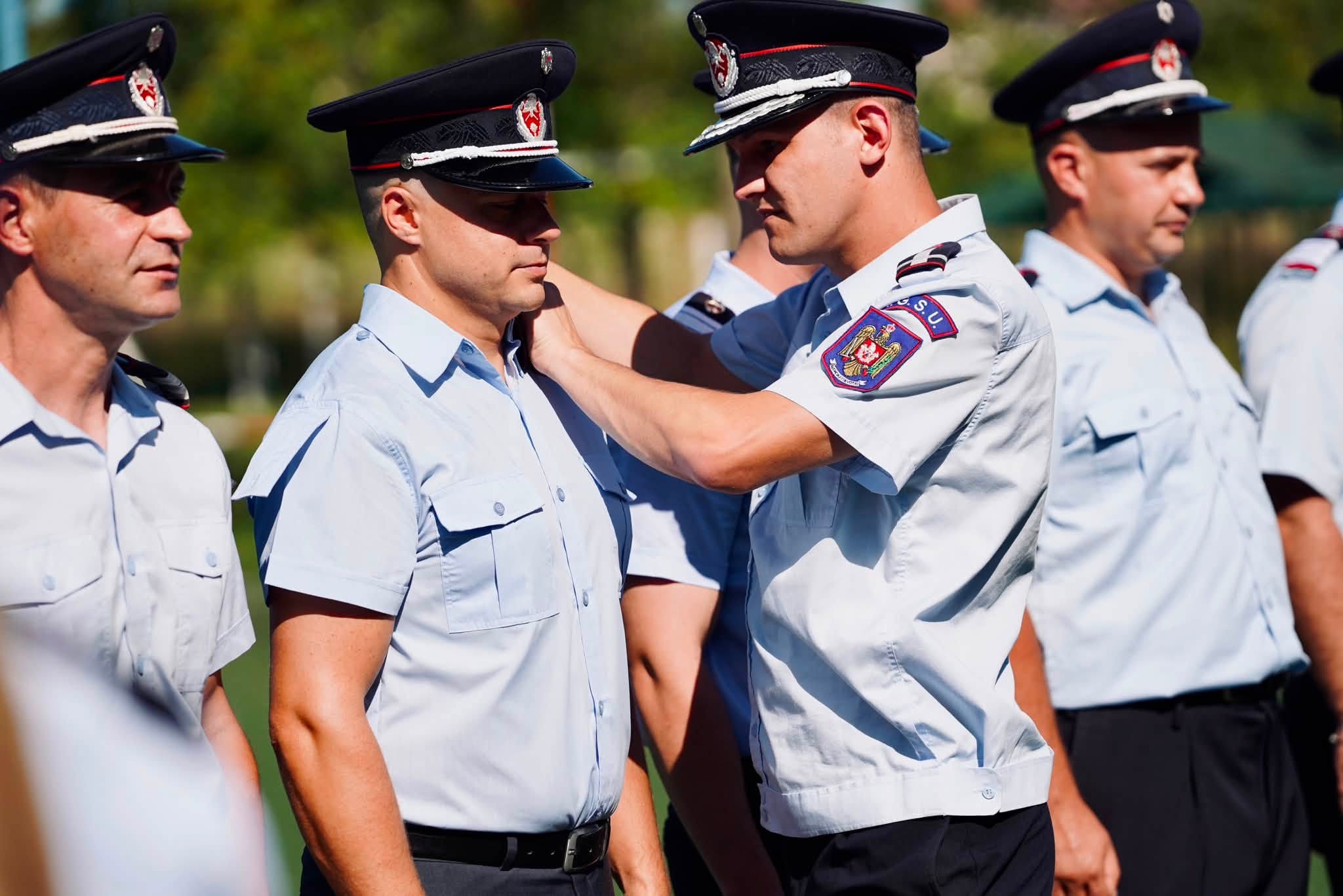 75 de pompieri sibieni au fost avansați în grad. Ceremonie organizată de ISU Sibiu