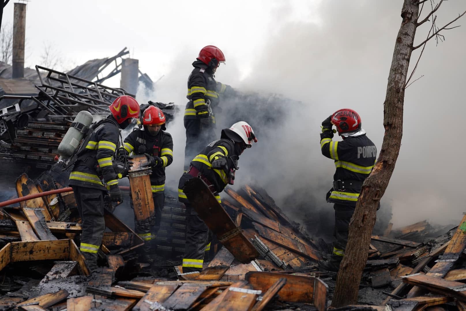 Cele mai multe incendii din gospodăriile sibienilor izbucnesc în bucătărie. Peste 4 milioane de lei pagube și 15 morți în ultimii trei ani și jumătate