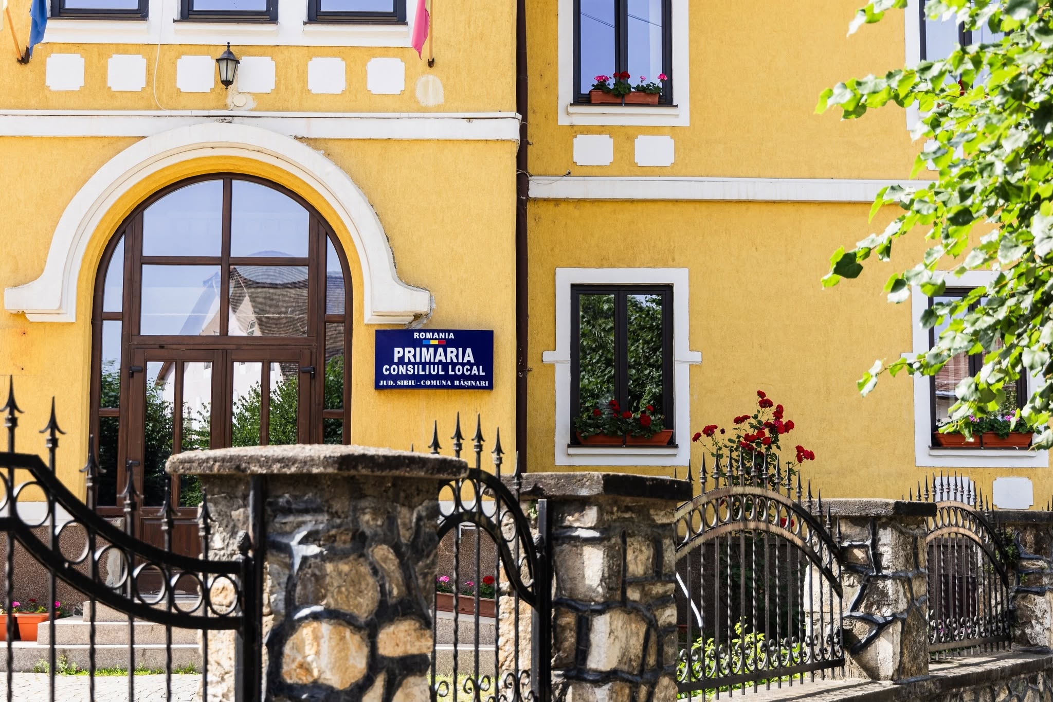 RĂŞINARI: Digitalizarea serviciului de stare civilă – programări online pentru oficierea căsătoriilor