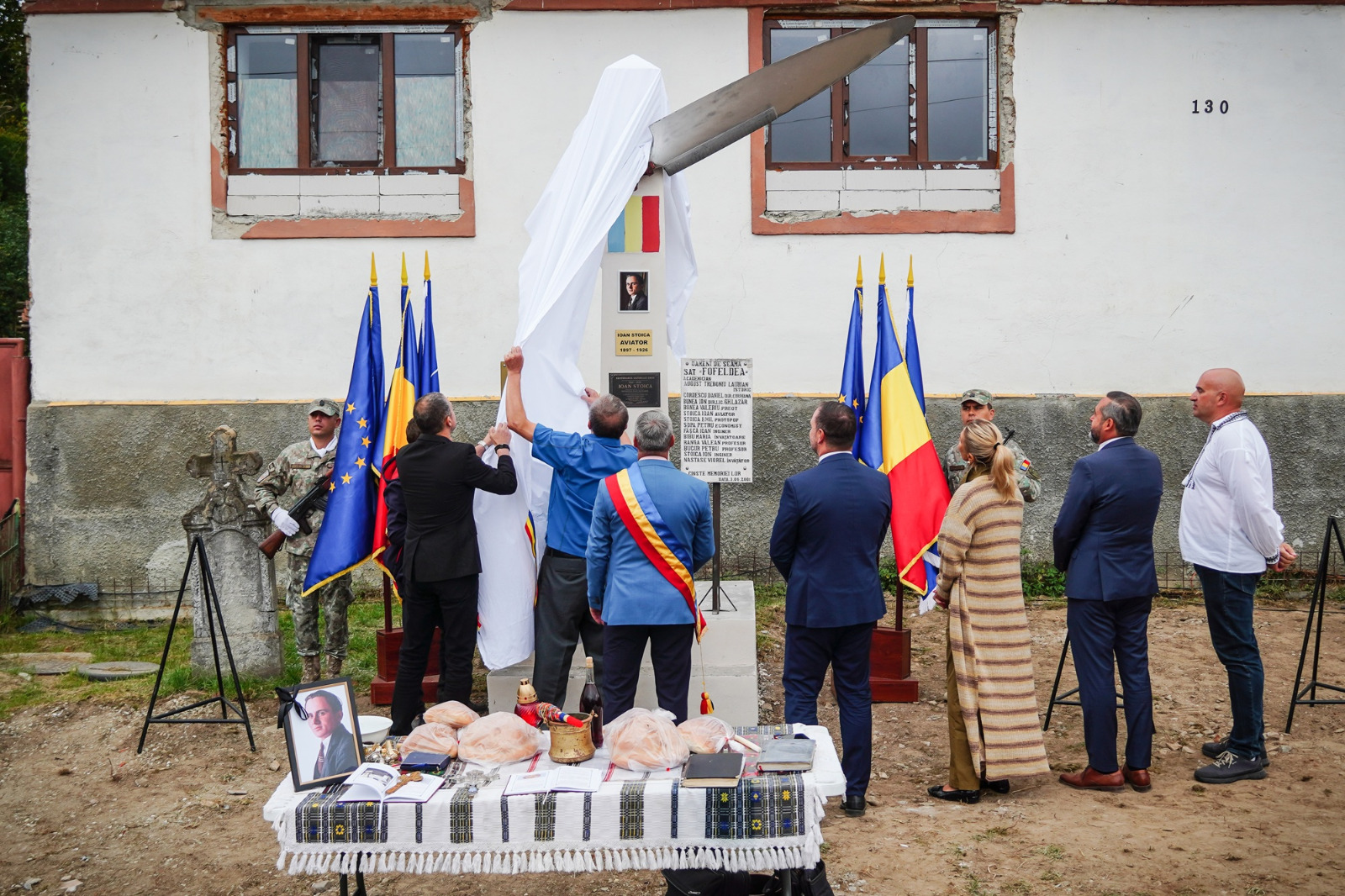 FOFELDEA: Nepotul aviatorului Ioan Stoica a venit din America pentru a-și onora bunicul