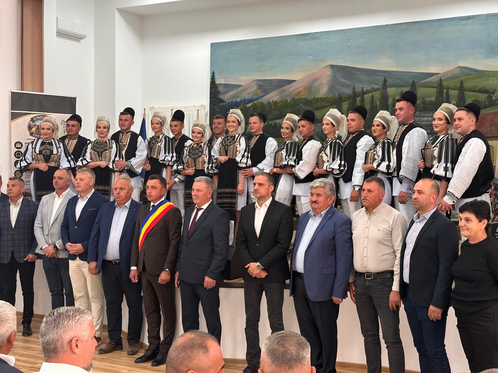 ADVERTORIAL | Ciobanii din Poiana Sibiului și din întreaga țară s-au întâlnit în Mărginimea Sibiului, la cel mai mare târg de profil din România