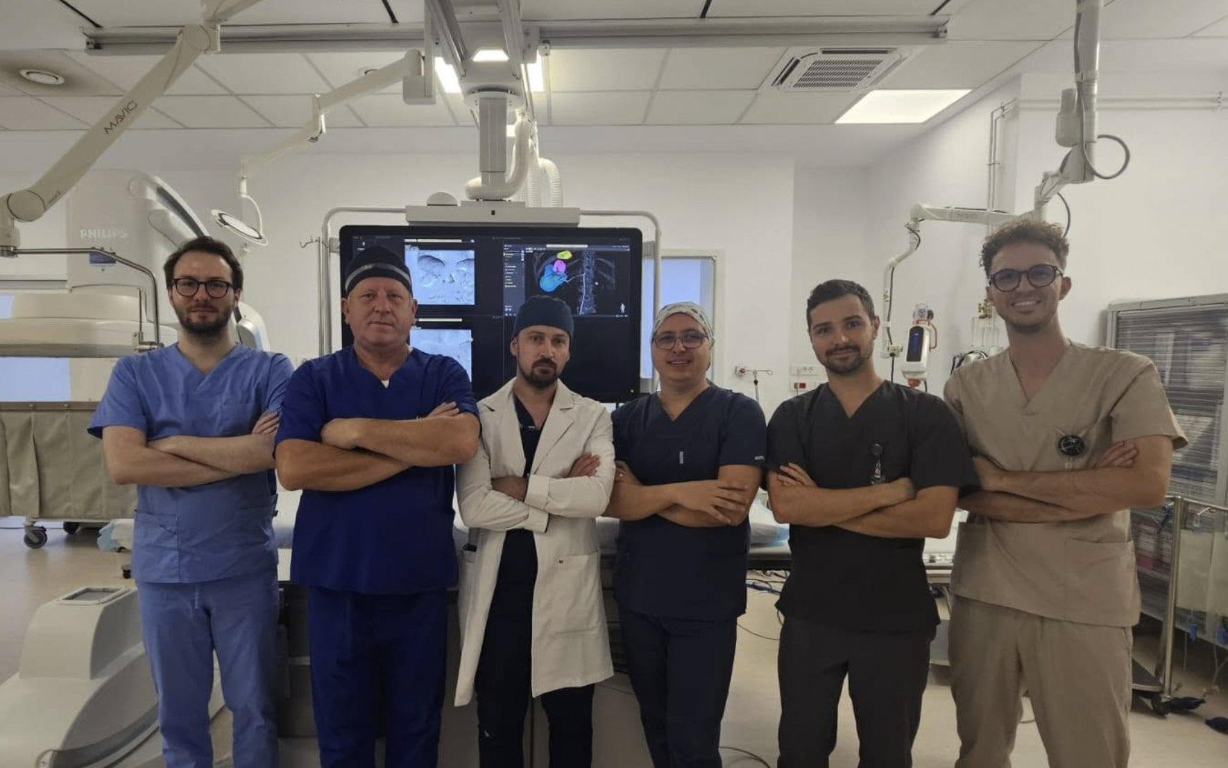 Premieră medicală la Sibiu. Un pacient cu cancer hepatic, tratat printr-o procedură minim invazivă realizată în premieră în județ