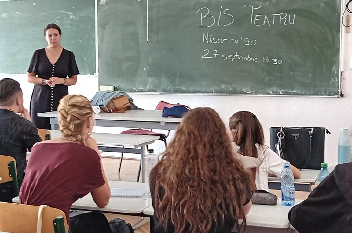 Teatrul ajunge în liceele din Sibiu. Spectacole despre Revoluție și război, incluse în agendele comunitare și de tineret