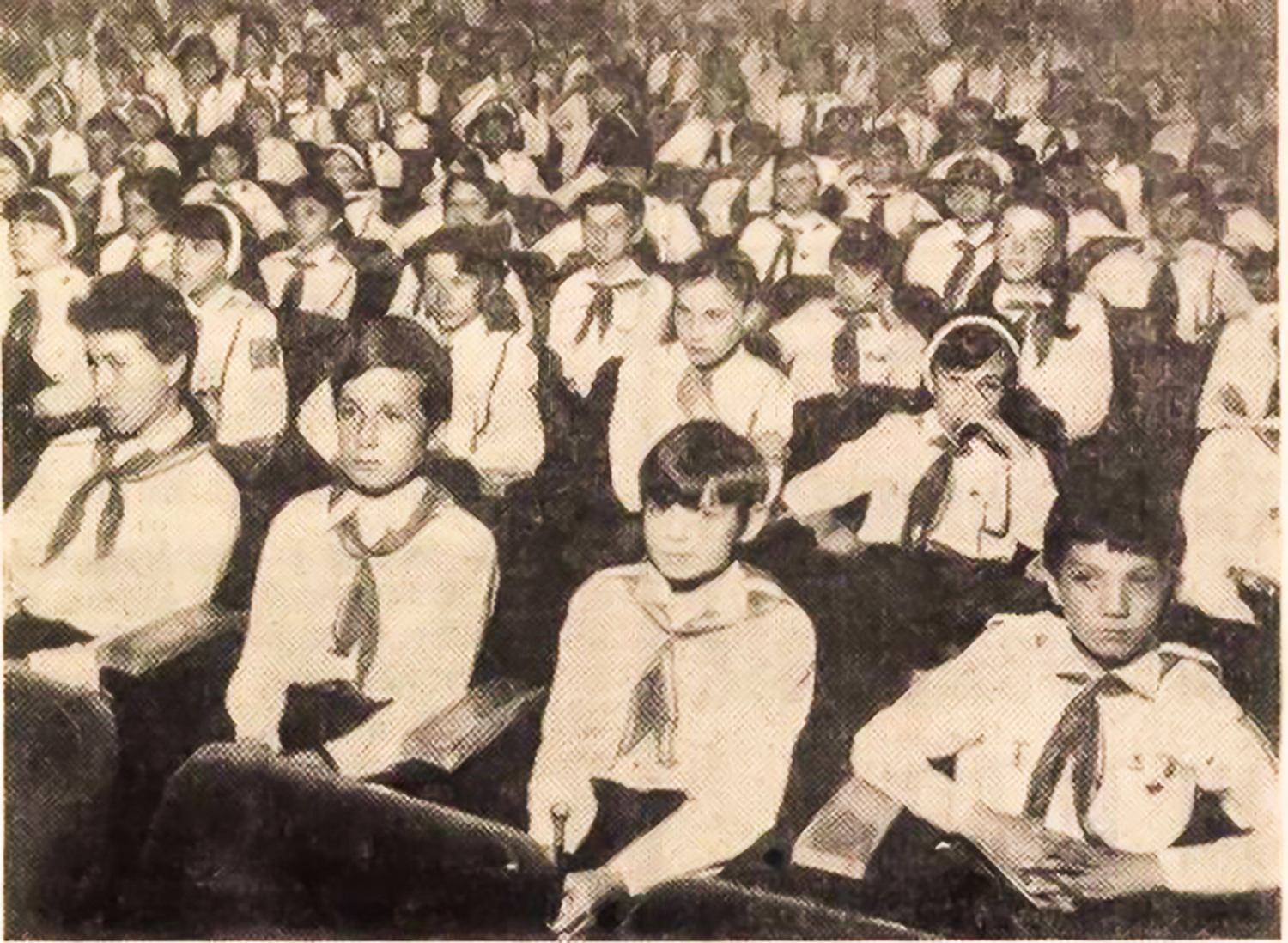 Sibiul anilor ´80: Început de an școlar între Abecedar și propagandă