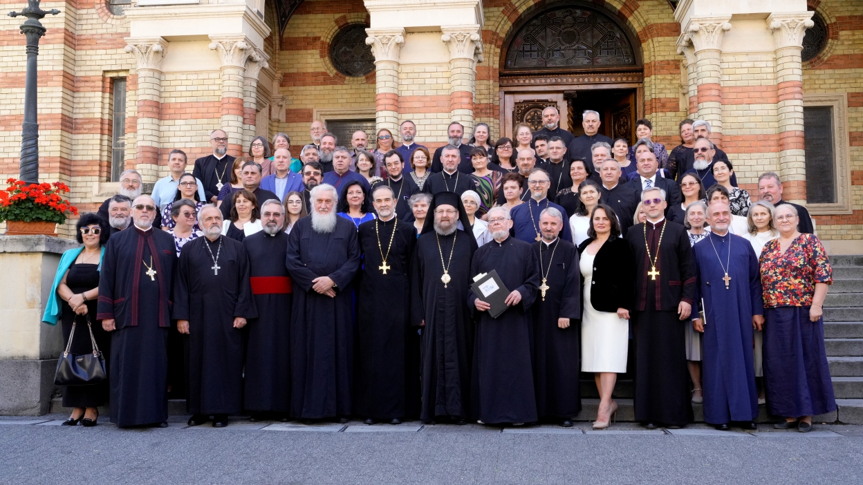 Revedere după 30 de ani la Facultatea de Teologie din Sibiu. Episcopul-vicar Sofian Brașoveanul, alături de foștii colegi