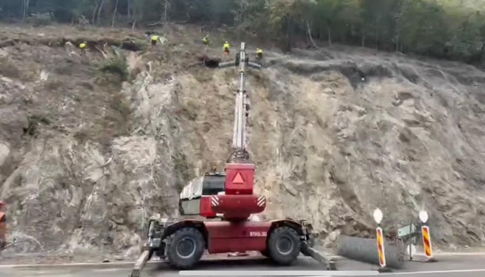 VIDEO | Lucrările de consolidare a versanților de pe Valea Oltului au depășit 84%