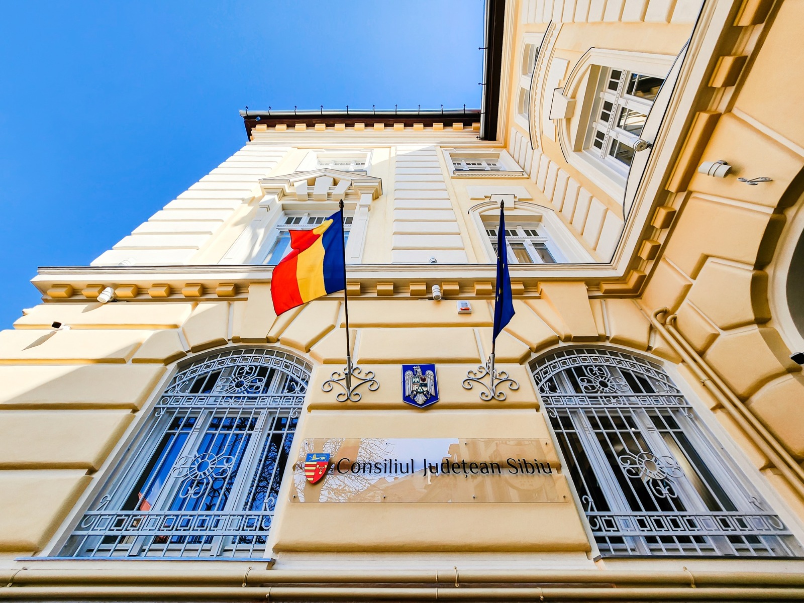 Luna și rectificarea bugetară: ședință extraordinară la Consiliul Județean