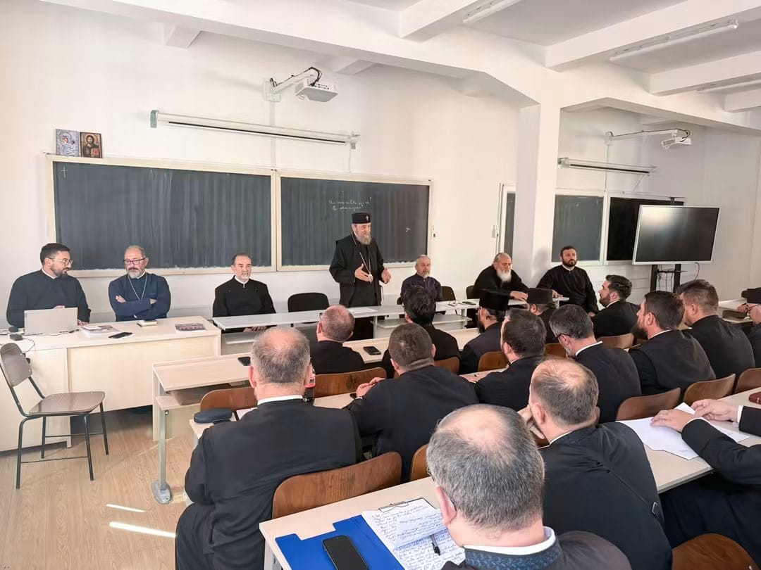 126 de preoți din Mitropolia Ardealului au început la Sibiu cursurile pentru gradele profesionale