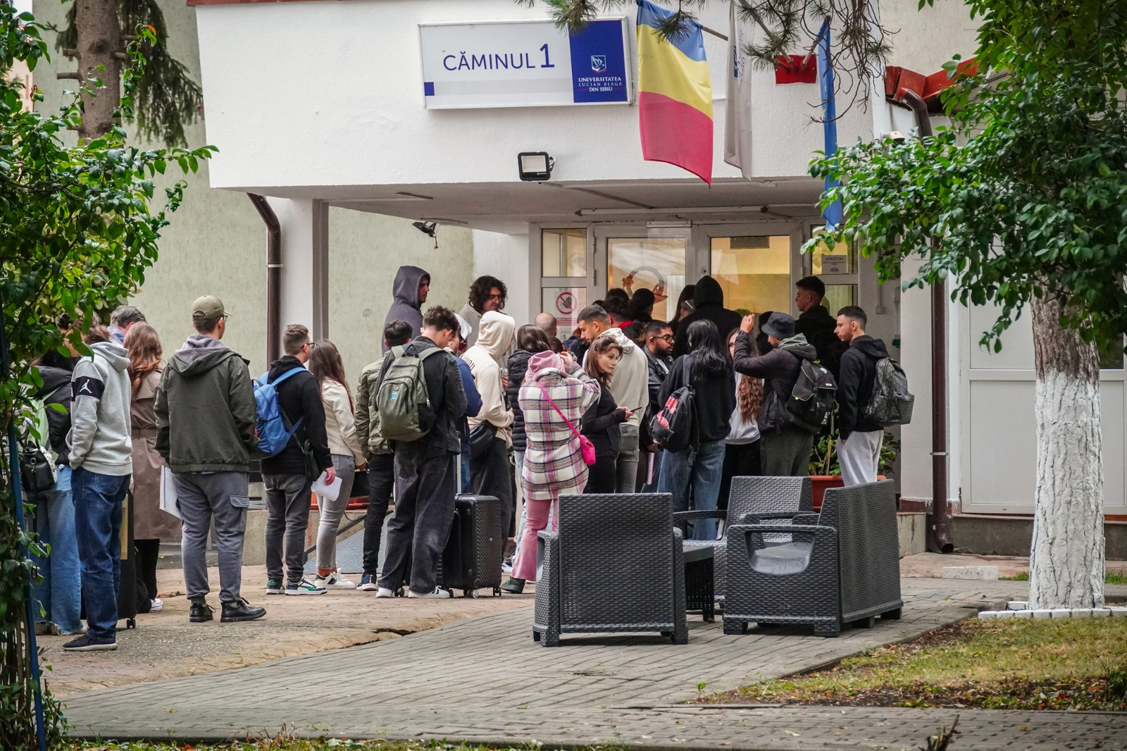 Studenții ULBS își preiau noua „casă”. Foto: Cum arată căminele și cât costă cazarea în noul an universitar
