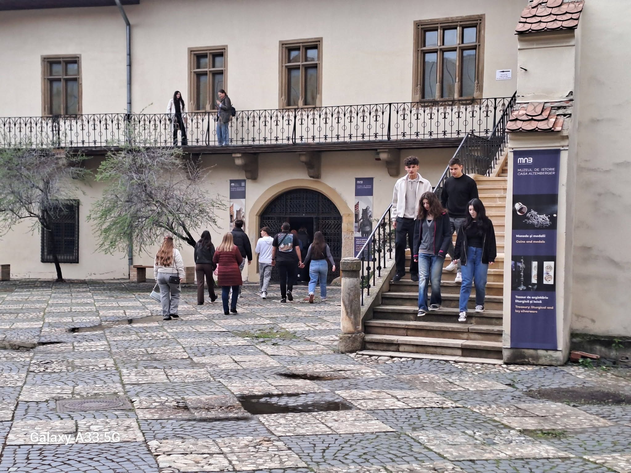 Ce povești despre comunism ascunde centrul istoric al Sibiului? Tur ghidat la Noaptea Cercetătorilor