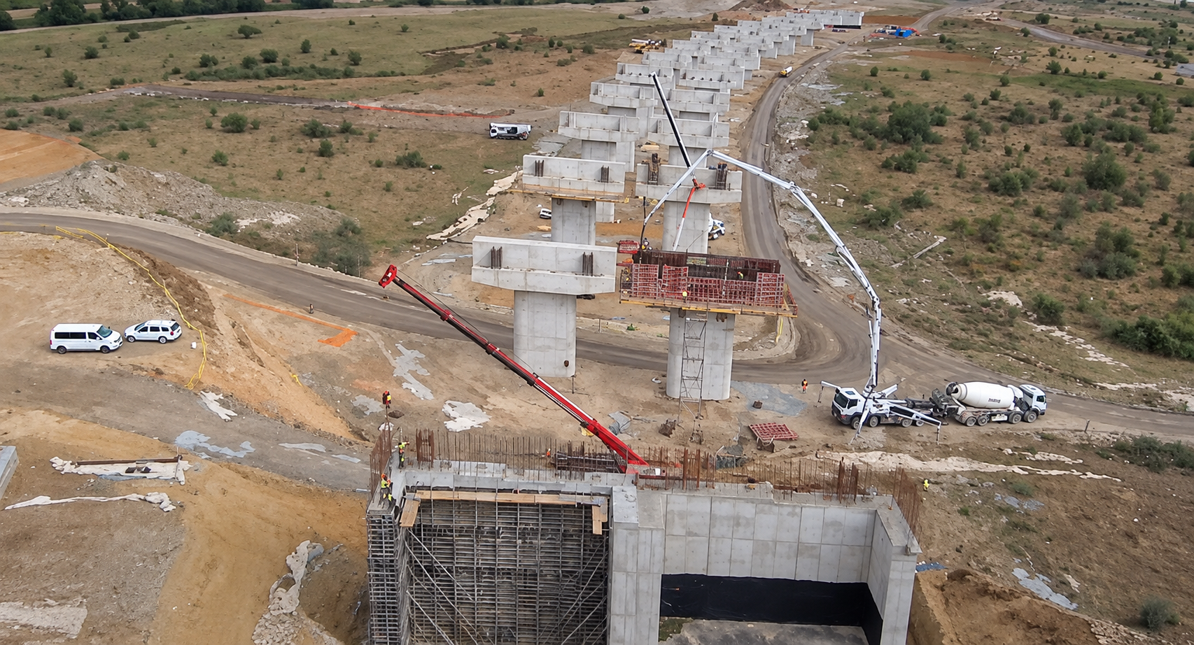 VIDEO | A13 Sibiu–Făgăraș: tronsonul Avrig–Arpașu de Jos a trecut de 50%. Peste 1.000 de muncitori lucrează între Boița și Arpașu