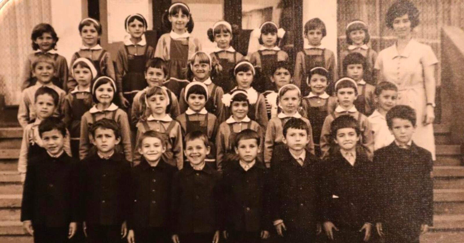 Tribuna a publicat o fotografie din 1978 | Telefonul care a venit o jumatate de secol mai tarziu