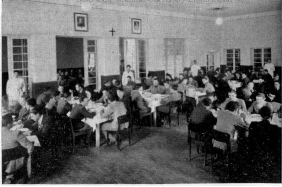Cantina studențească amenajată într-unul dintre pavilioanele Târgului de mostre din Sibiu. Anuarul Universității ˝Regele ferdinand I˝1941/1942