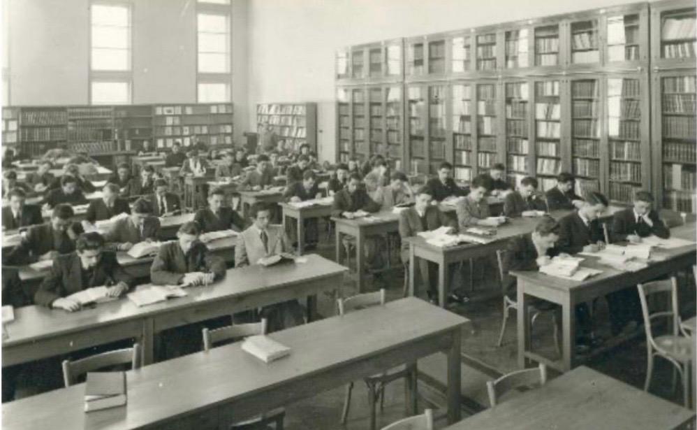 Biblioteca Universitară din Sibiu, 1943. Fotografie de Emil Fischer. Sursa: BCU Cluj