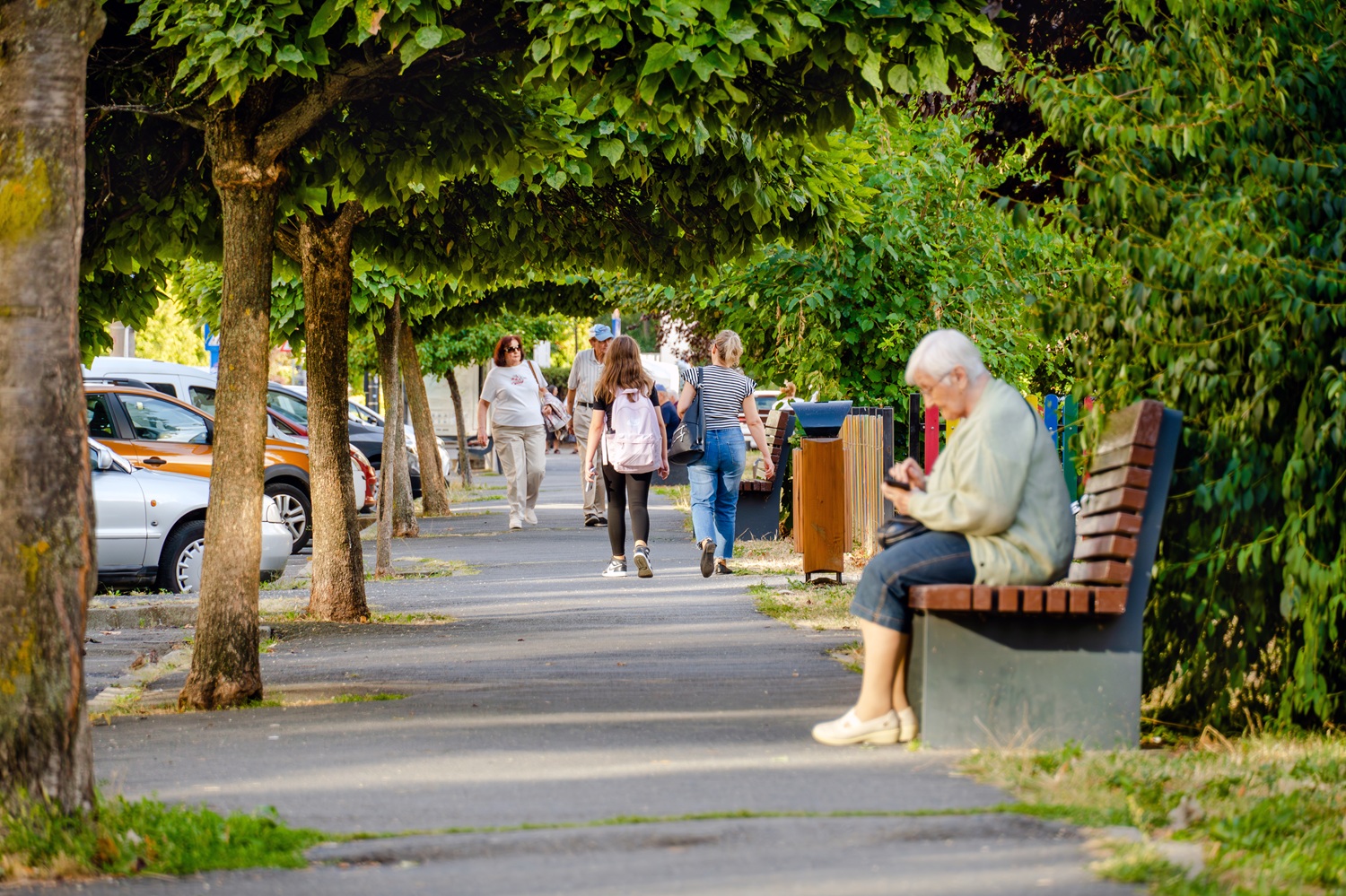 Mijloc de septembrie cu vreme de toamnă și de vară. În funcție de zile