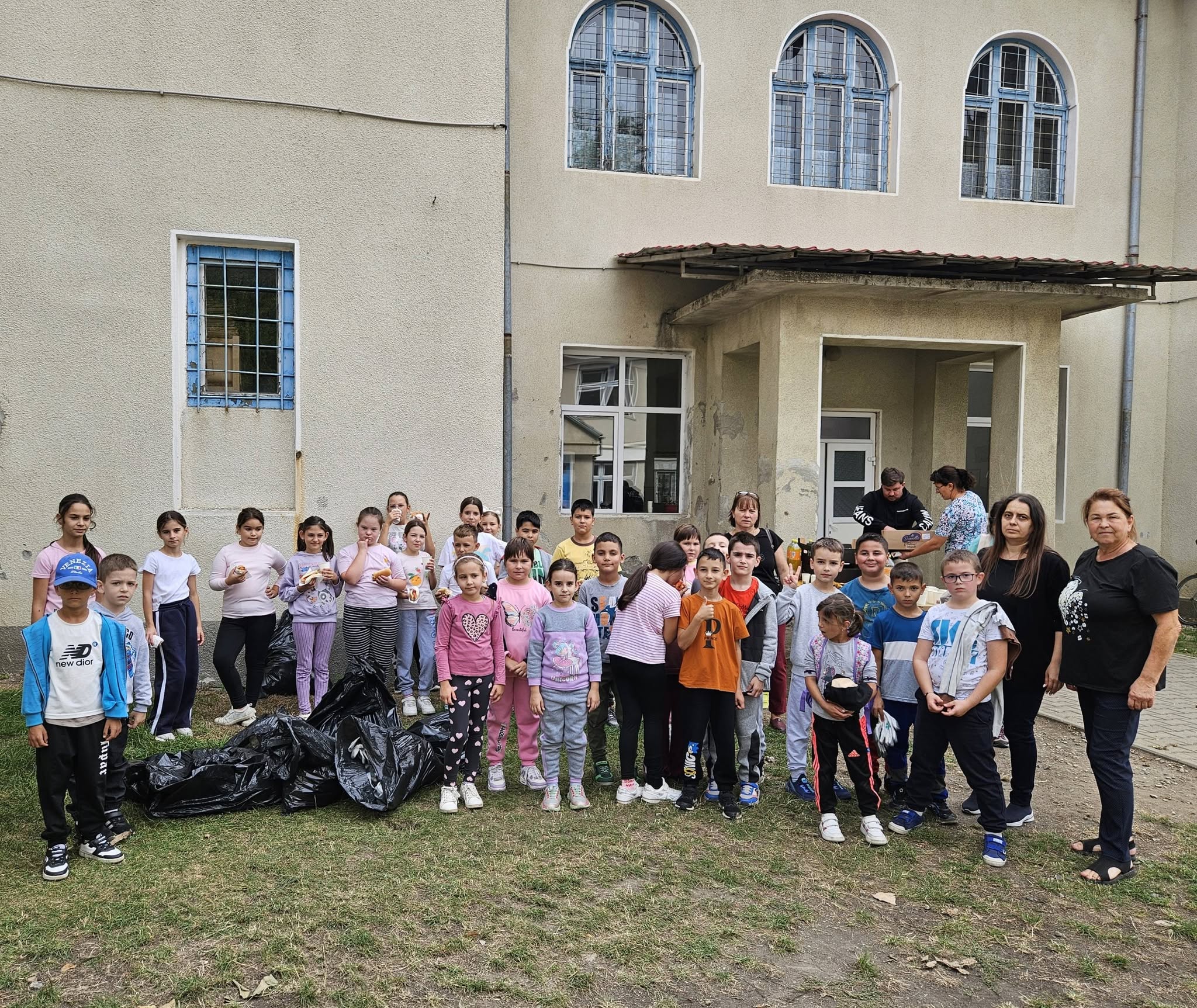 MICĂSASA: Primarul a făcut cinste de… Let’s Do It, Romania!