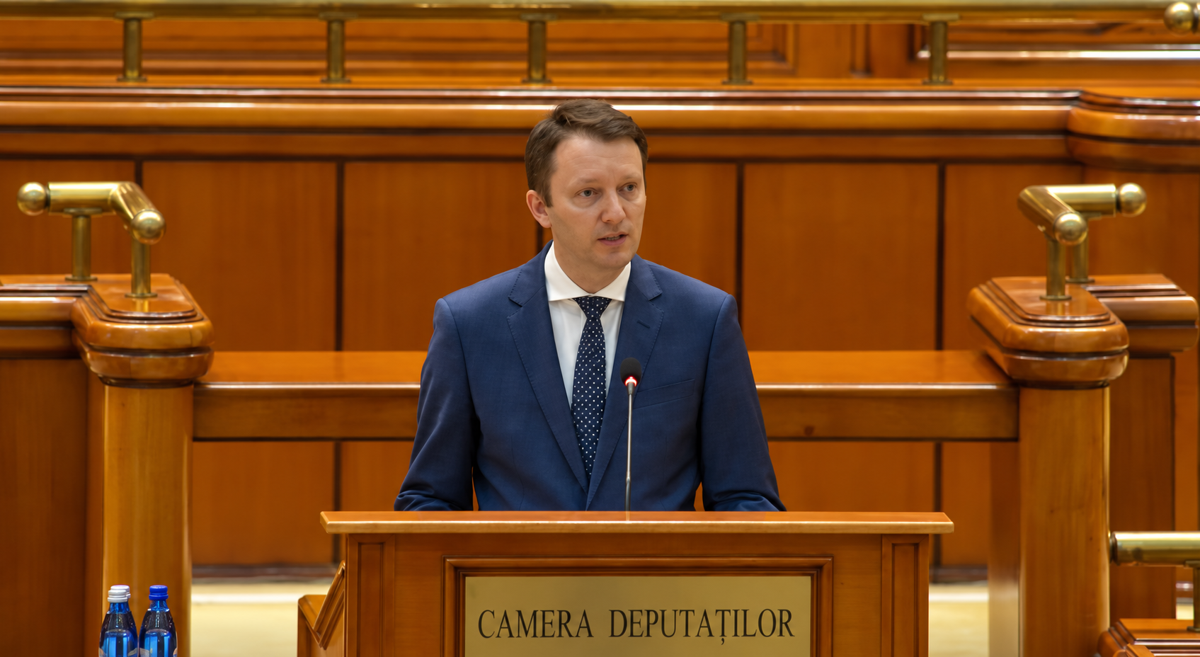 Guvernul Mureșan, la vot în Parlament. Mureșan promite reforme și investiții, Grindeanu și Simion anunță că îl resping
