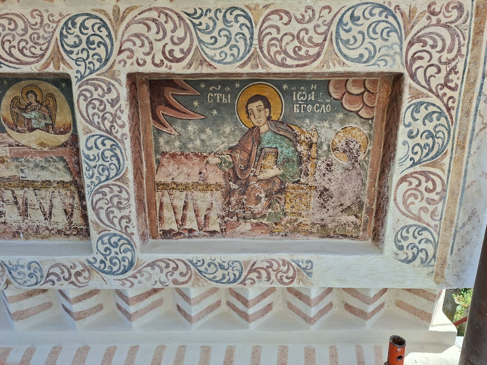 TURNU ROȘU: Continuă lucrările de restaurare la Biserica „Sf. Nicolae”