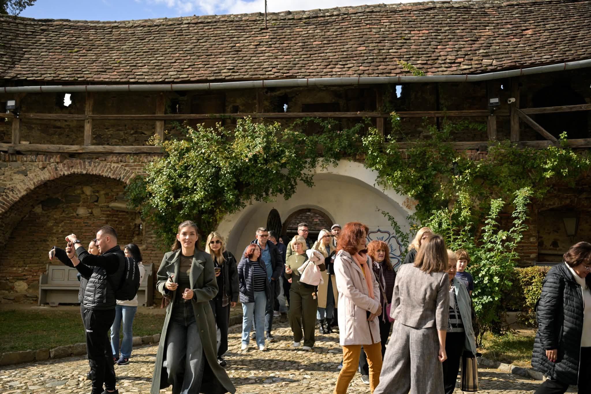Biserica fortificată din Cisnădie, prima oprire într-un tur de promovare turistică a județului Sibiu