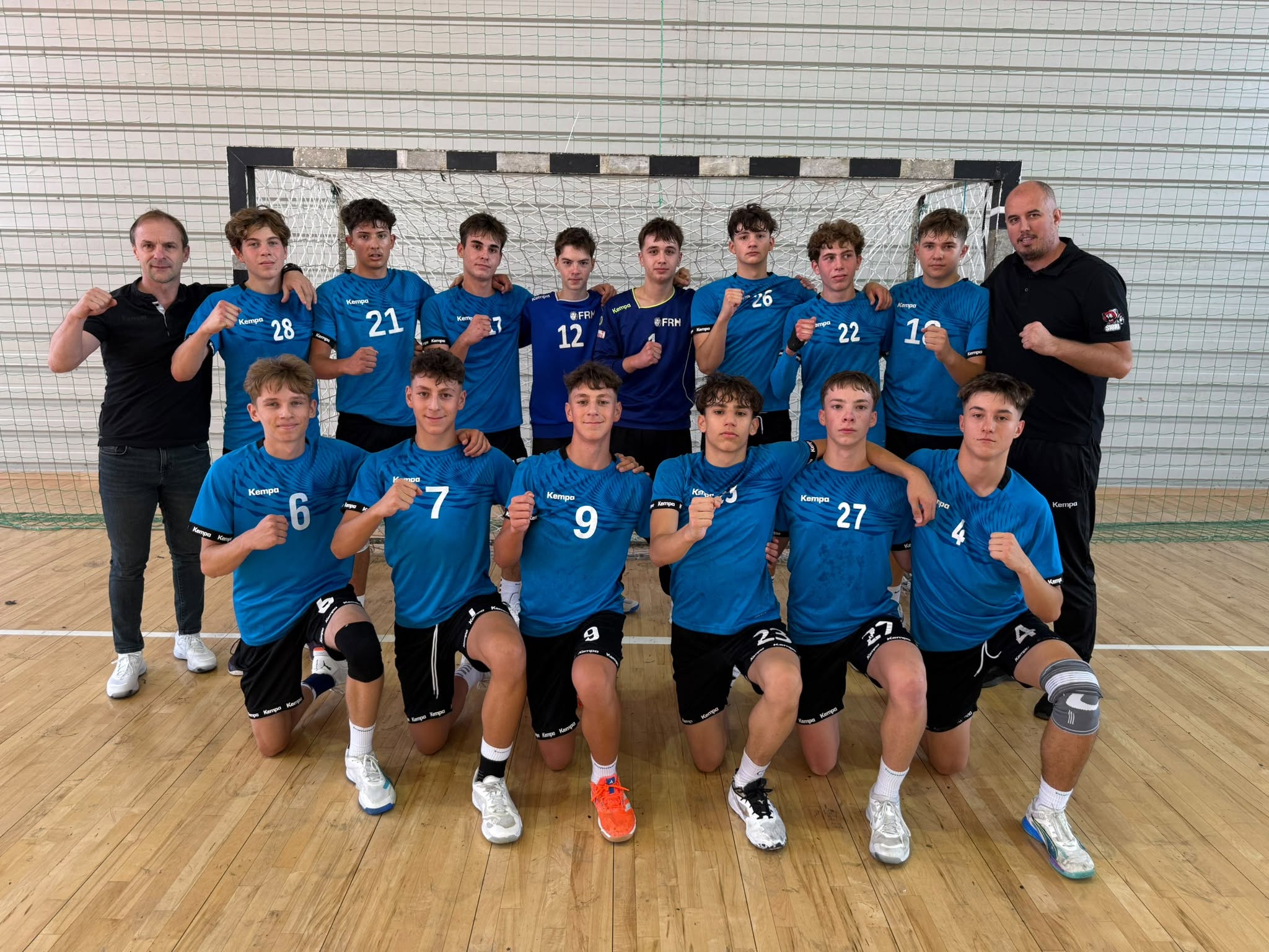 Juniorii 2 de la CSŞ HC Sibiu, 70 de goluri în victoria cu LPS Alba Iulia şi salt pe primul loc. Juniorii 3, înfrângere la Bistriţa