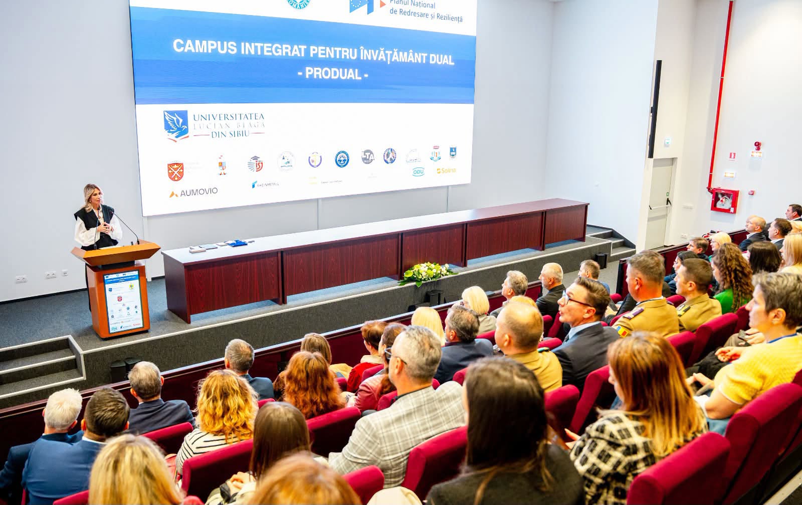 Raluca Turcan, la inaugurarea Campusului Dual din Sibiu: „O meserie căutată, un loc de muncă bine plătit și un viitor aici, acasă”