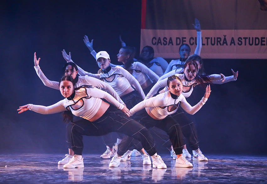 Festivalul de Dans „Hugo Wolff” aduce pe scena Sibiului 11 companii de dans din țară, în acest weekend