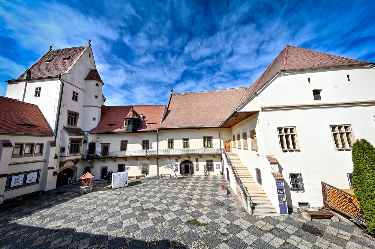 Casa Altemberger din Sibiu primește 500.000 de lei pentru lucrări de urgență la acoperiș