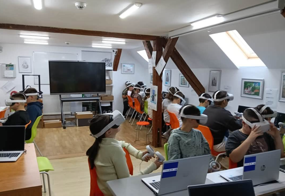 RĂȘINARI: Mobilier nou, echipamente digitale și materiale didactice moderne pentru elevii din comună