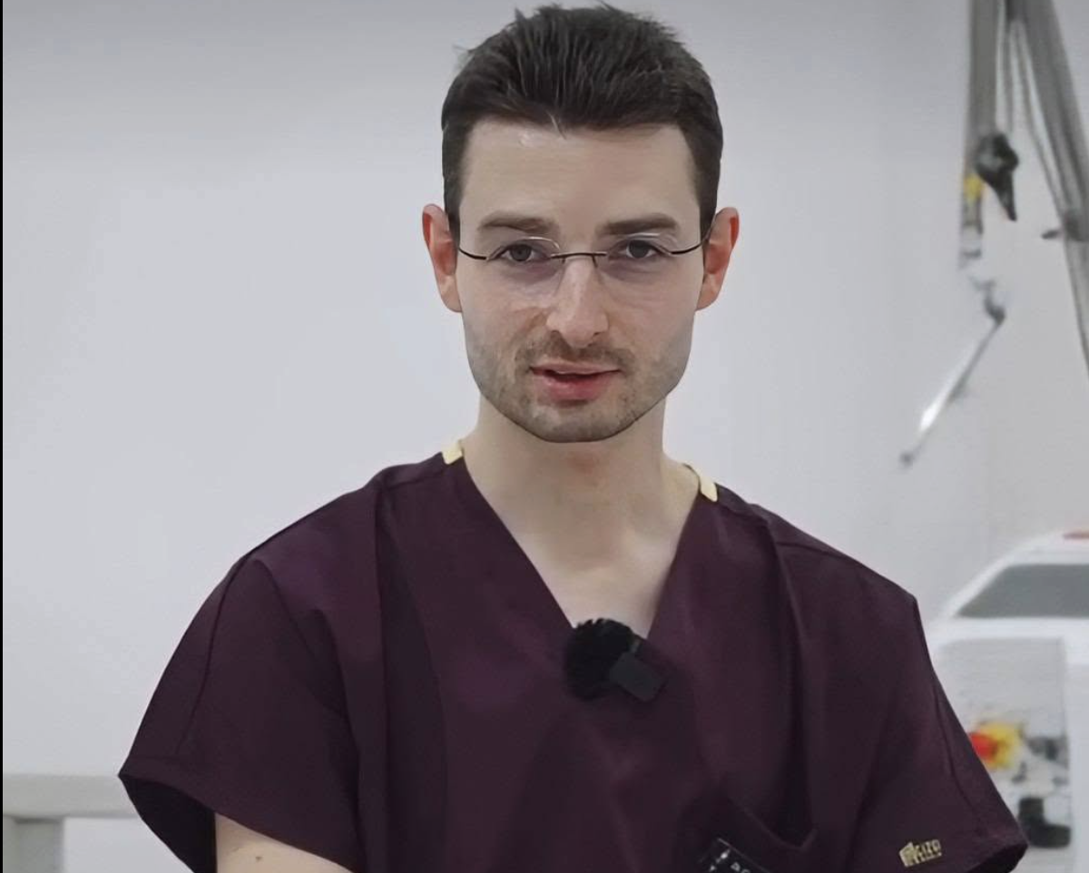 Chirurgul plastician de la Spitalul Județean Sibiu demontează un mit: „Nu uda rana” nu mai este o regulă