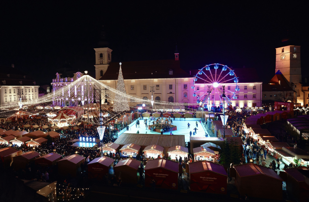 Târgul de Crăciun din Sibiu își schimbă decorul și aduce o treime de expozanți noi