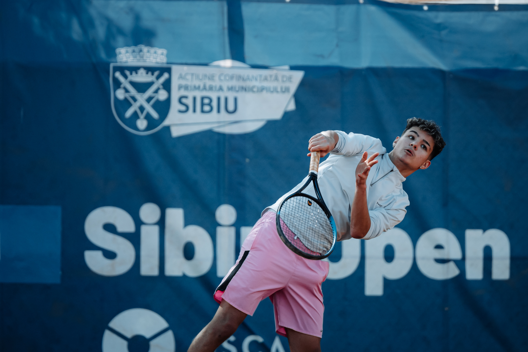 Organizatorii Sibiu Open anunţă măsuri speciale după ce turneul a fost amânat din cauza ploii. Terenuri acoperite şi facilităţi indoor. Premii dublate pentru sibieni
