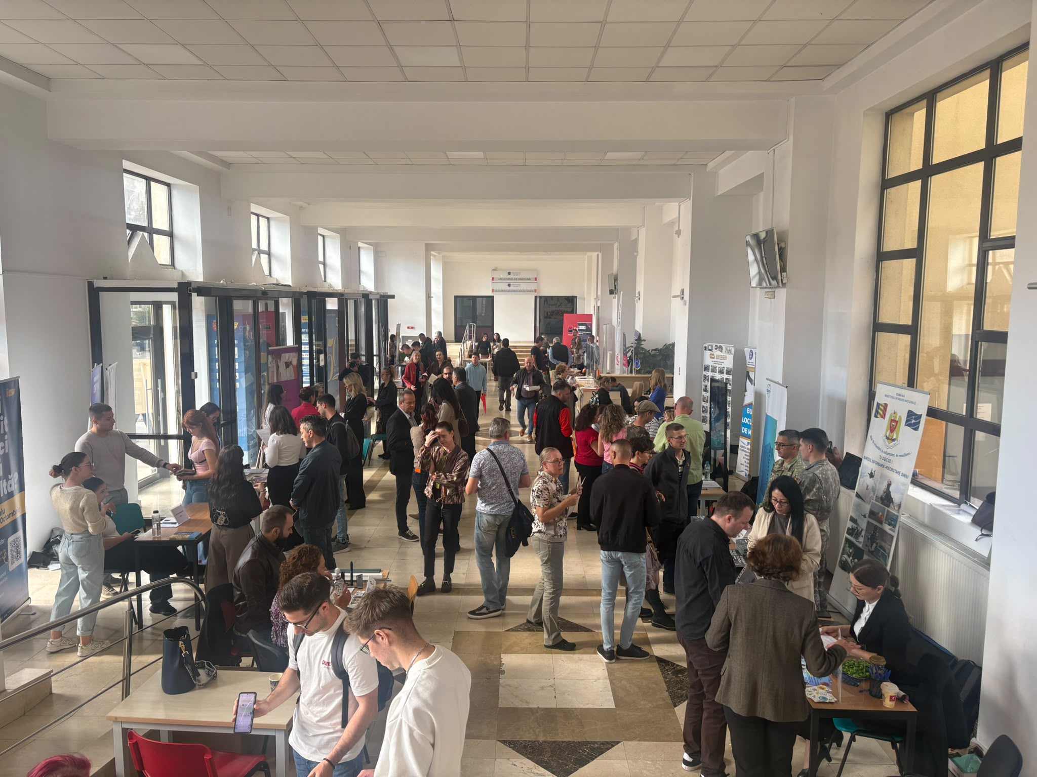 A început Bursa Locurilor de Muncă din Sibiu. 433 de locuri de muncă, oferite de 23 de angajatori
