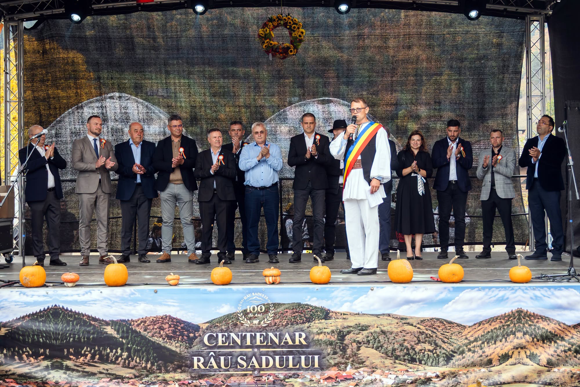 RÂU SADULUI: Sărbătoarea Centenarului. Separarea de Rășinari, „o linie pe hartă, nu și între oameni”
