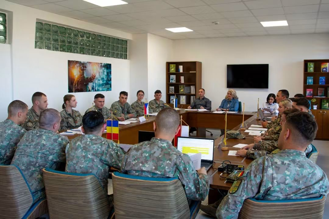 Exercițiu de diplomație și securitate la Sibiu: studenții AFT au simulat o reuniune B9