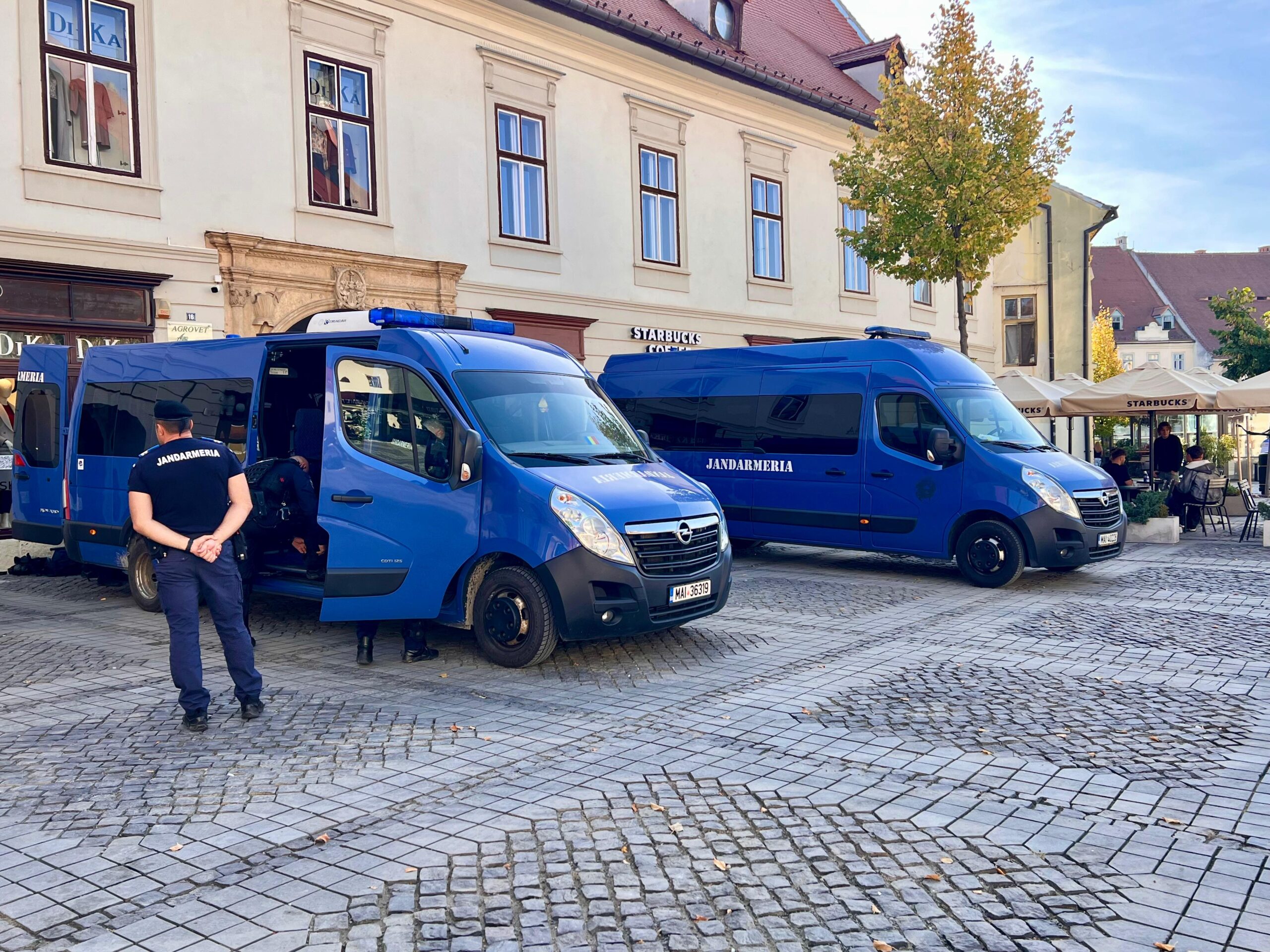 Forțe de ordine în centrul Sibiului, înaintea meciului Steaua – Poli Timișoara