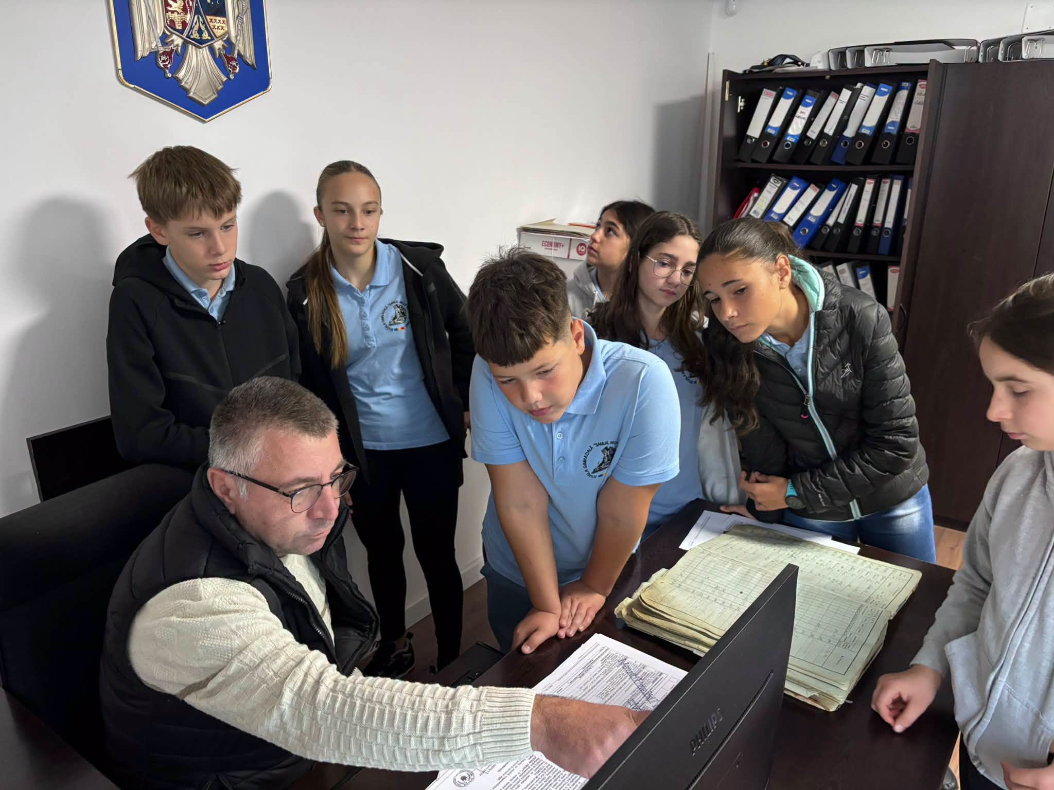 SADU: Elevii Școlii „Samuil Micu” au descoperit cum funcționează Primăria, în cadrul programului „Școala Altfel”