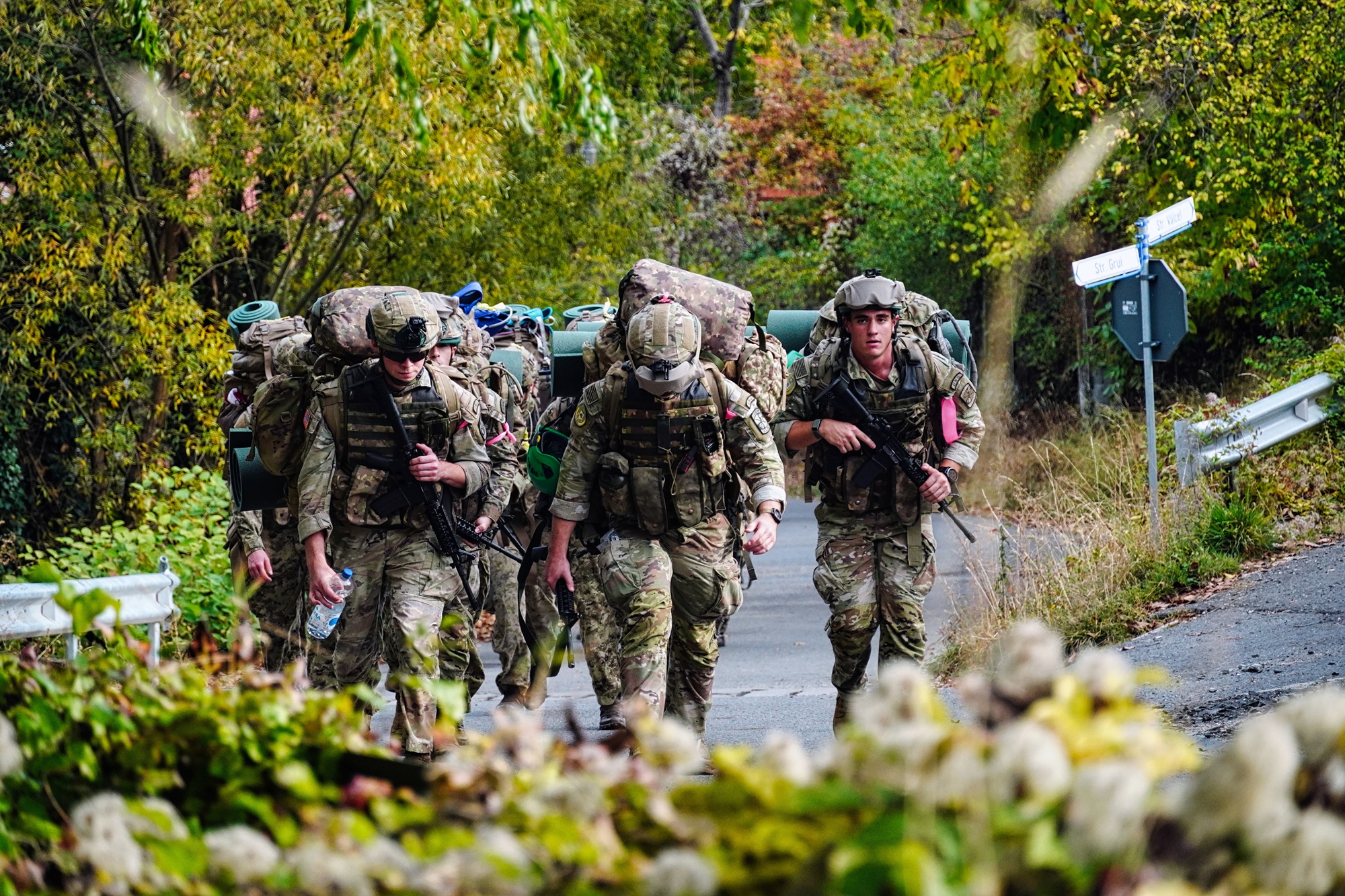 Elicoptere militare au survolat Sibiul: cadeți din nouă țări au intrat în Mountain Challenge Competition