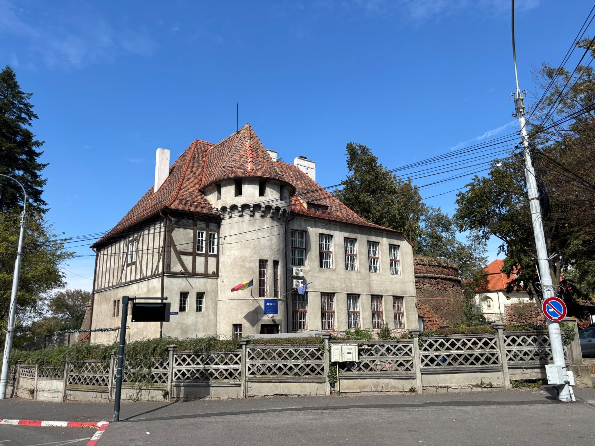 Gustul muntelui ajunge la Sibiu: 24 de producători vin cu brânzeturi, miere și bunătăți locale
